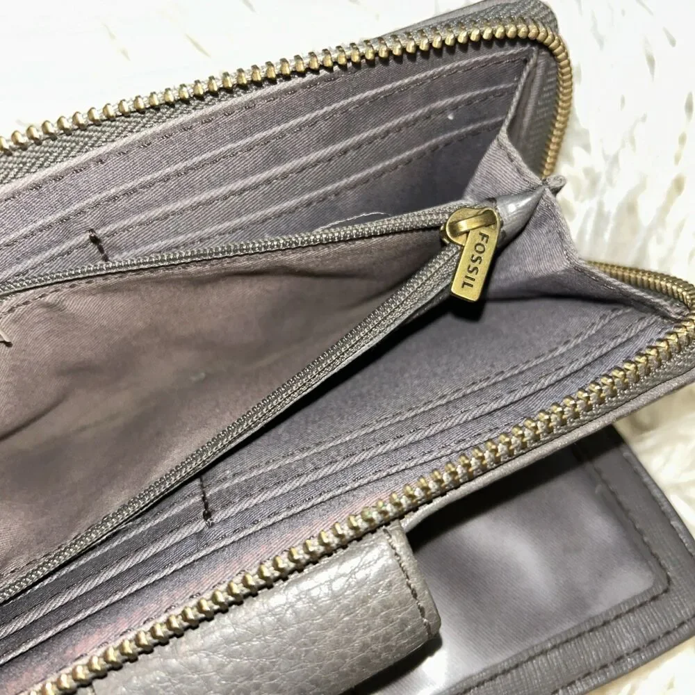 Charcoal Grey Fossil Leather Wallet with Wrist Strap Lots Of Storage